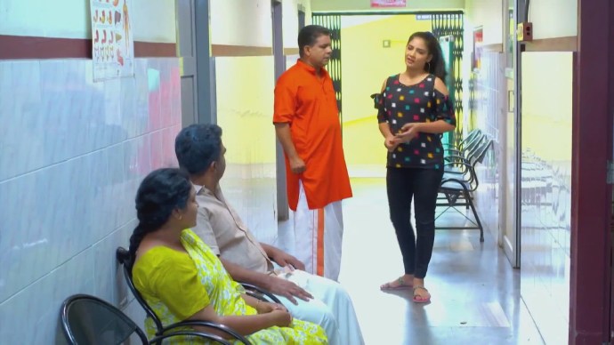 Rambha threatens Manikandan's parents