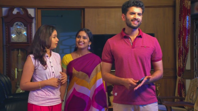 Sanjana and Nitya teases Rishi