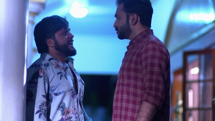 Aravind yells at Anand after getting drunk