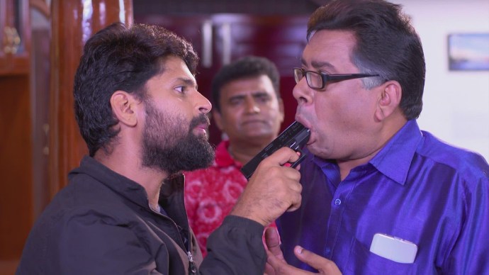 Suryan threatens to kills Shankaran
