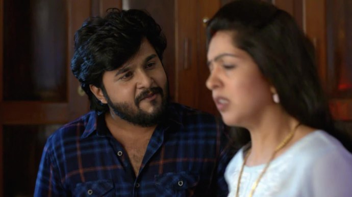 Aravind yells at Nadana (source:ZEE5)