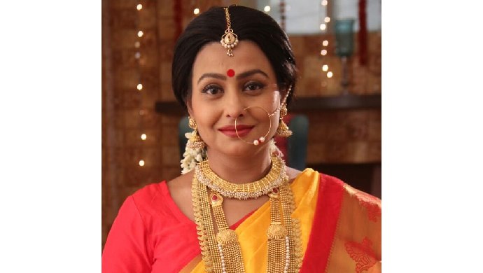 Jaya Bhattacharya as Kunti