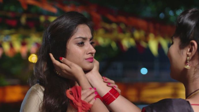Mrudula and Mansi in Ninne Pelladatha