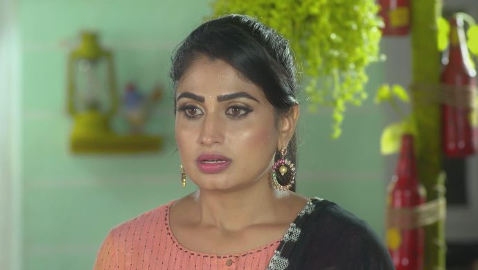 Shravani in Akka Chellellu