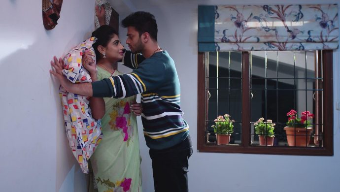 Dharani and Aditya in Akka Chellellu