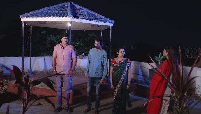 Madhu-Mrudula and Krishna Prasad in Ninne Pelladatha