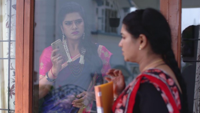 Priyamvada and Hamsa in Akka Chellellu