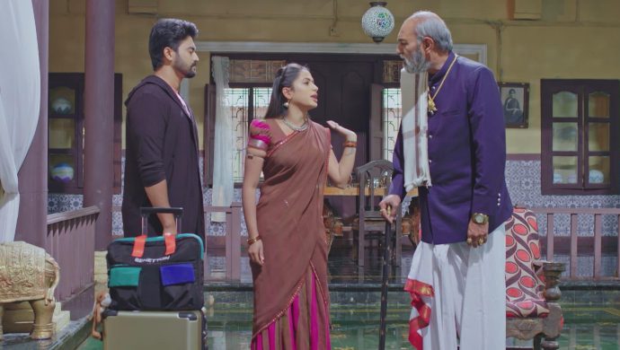 Sarsu, Rahul and Peddayyina with others in No 1 Kodalu
