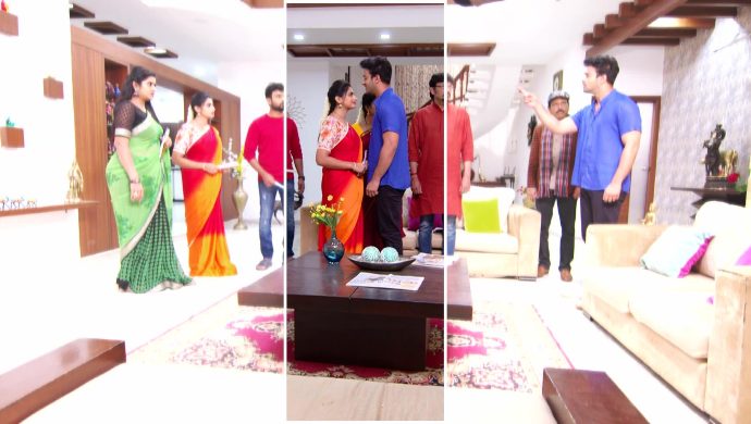 Aditya and Dharani with everyone in Akka Chellellu