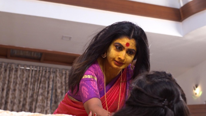 Dharani in Akka Chellellu