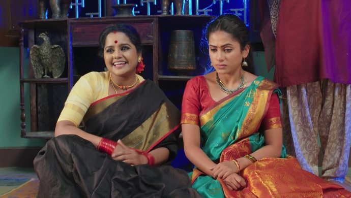 Nagamani and Sarsu in No 1 Kodalu