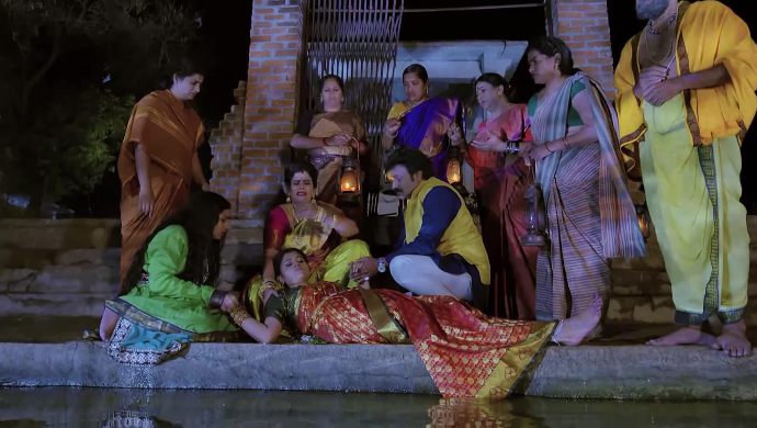 Nayani, Shubhadra and others in Trinayani