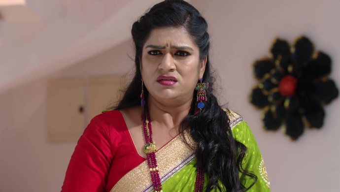 Priyamvada in Akka Chellellu