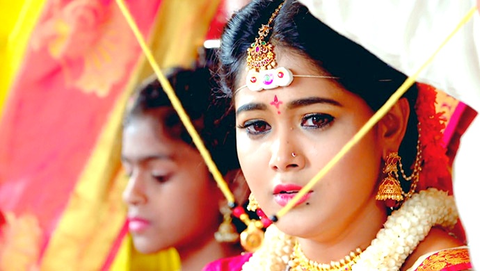 Paaru And Aditya Get Married In The True Sense But Are Under The Impression That It Is A Dummy Wedding