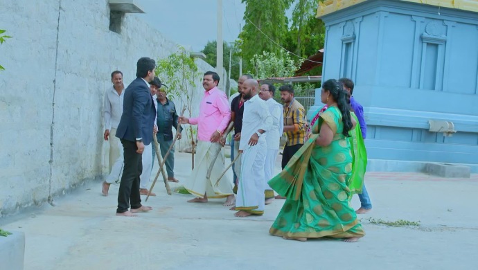 A Still From The Show Gattimela