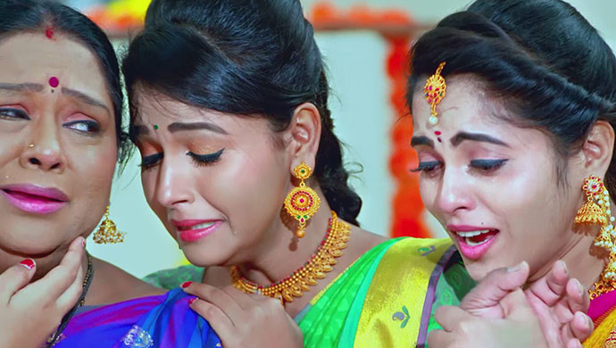 An Emotional Still Of Parimala, Amulya And Aarthi