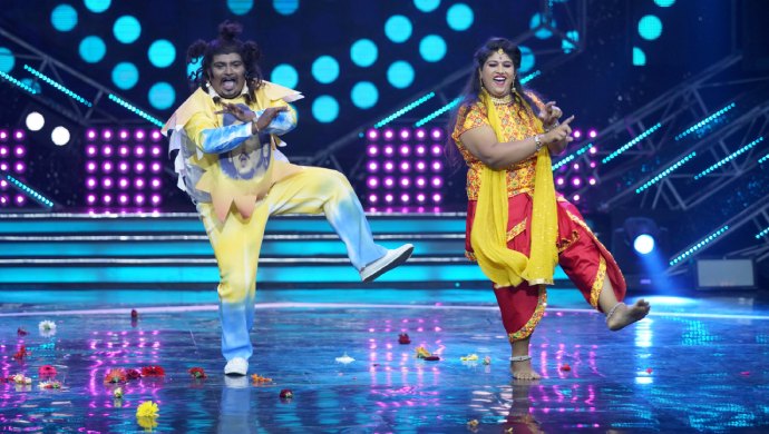 An Exclusive Still Of Suraj And Minchu