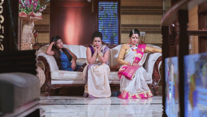Urmila Mahajan Best Scenes - 5