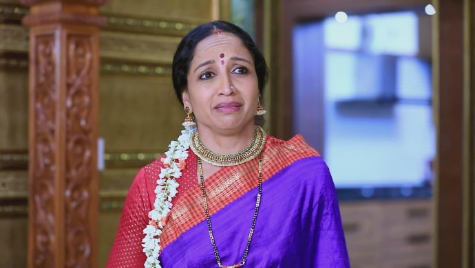 Gowri refuses to sell her plot