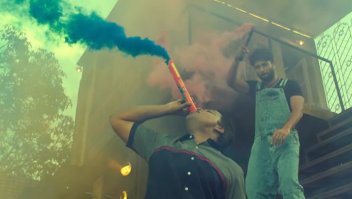 Stills-In-Taxiwaala.jpg