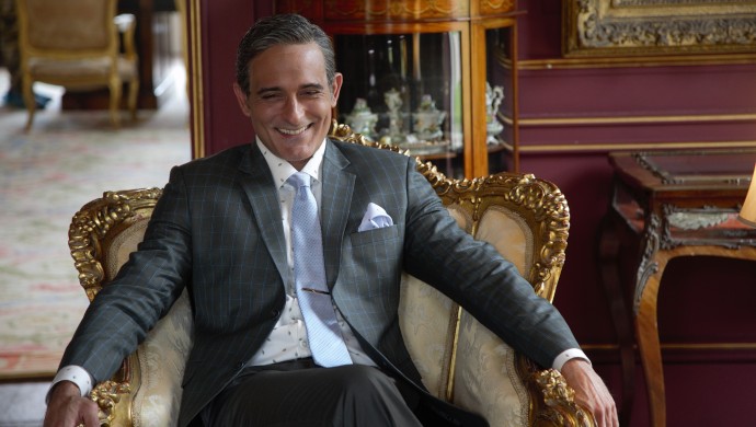 Akshaye-Khanna-as-Sanjay-Baru-in-The-Accidental-Prime-Minister.jpg