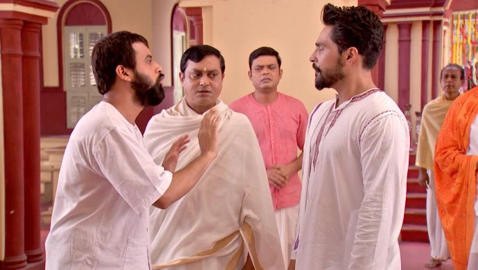 Rani Rashmoni 29 August 2020 Written Update: Why does Rani Rashmoni feel betrayed by Shibananda? - Zee5 News