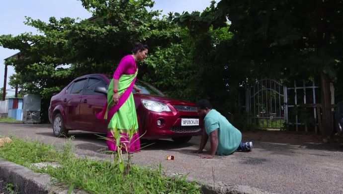 Swaroopa and the thief in Kalyana Vaibhogam