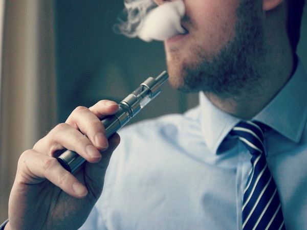 Parents Less Aware When Their Kids Vape Than When They Smoke Finds Study Zee5 News