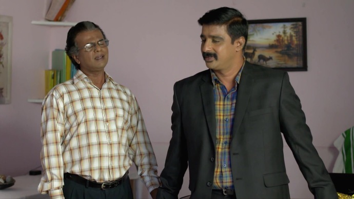 Sreeni and Peethambara Kurup plans to trap Das (source:ZEE5)