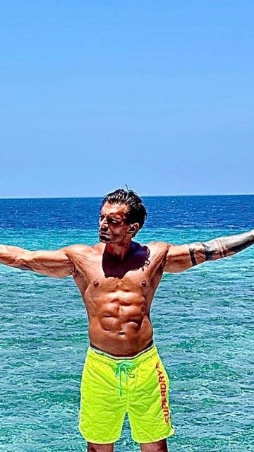 Karan Singh Grover Instagram