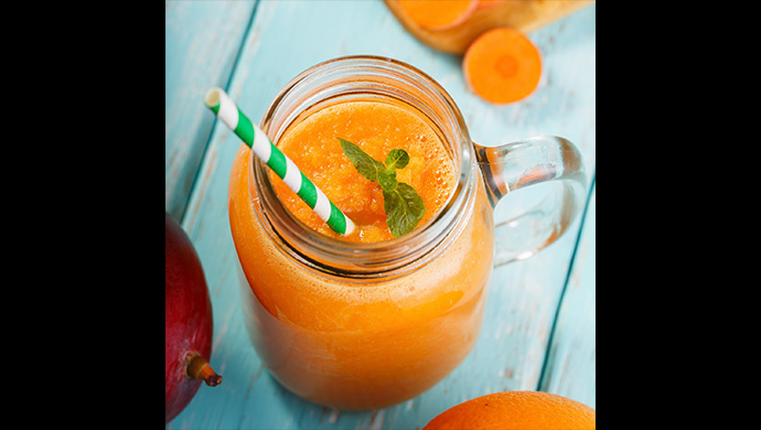 Carrot-Mango-Green-Tea-smoothie