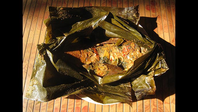 Fish-Steamed-with-Mantharai-Leaves-and-Lemongrass